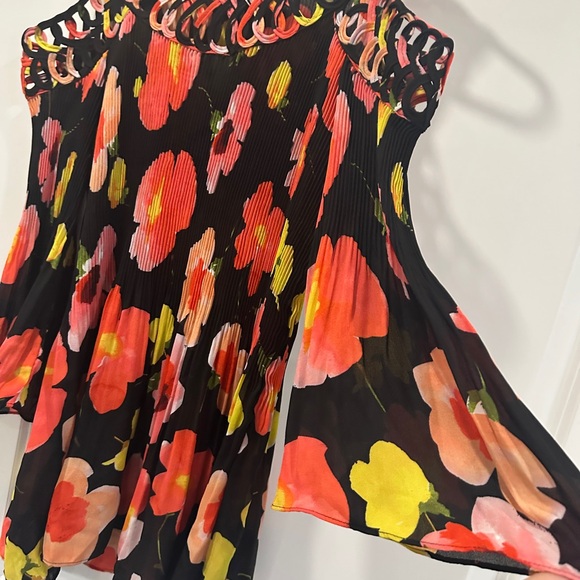 Brand New Off the Shoulder Blouse. - Picture 8 of 10